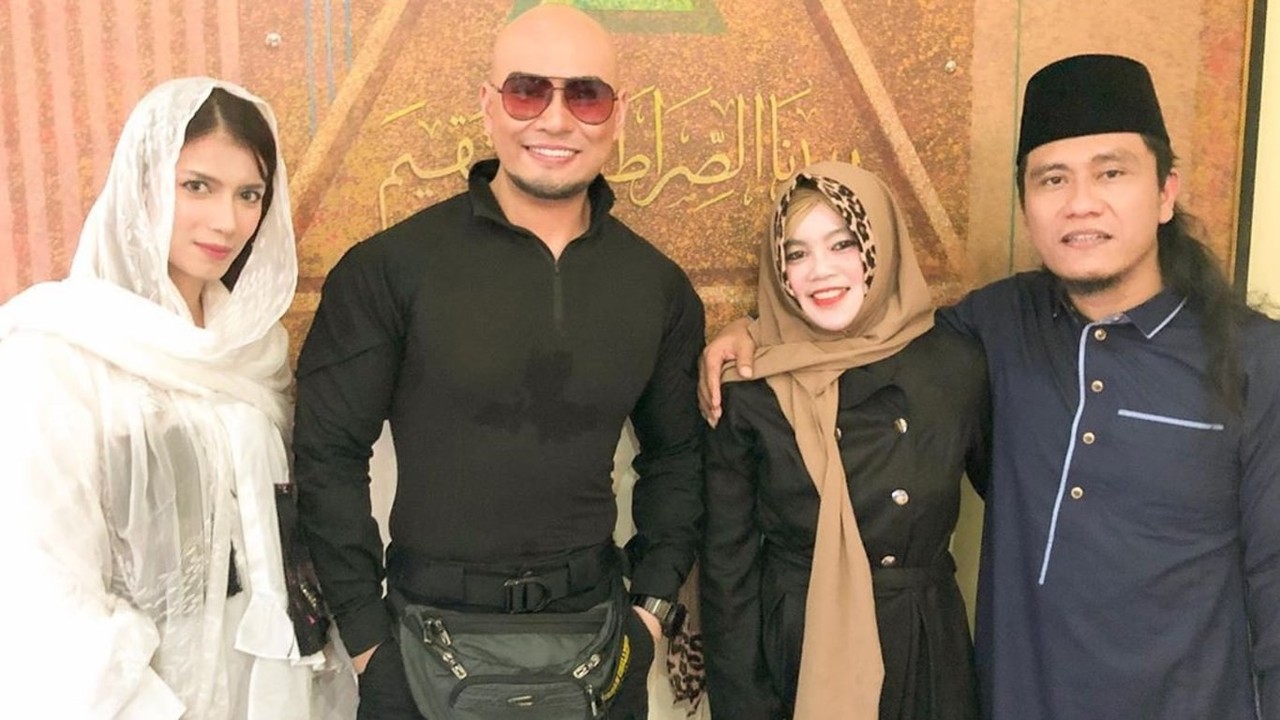 Deddy Corbuzier bersama calon istrinya dan Gus Miftah