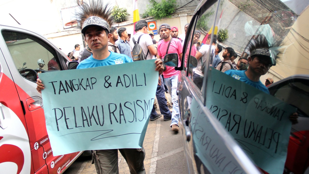 Lokataru Foundation, perwakilan masyarakat Papua mendesak Komnas HAM menyelidiki tindakan rasisme terhadap orang Papua di Gedung Komnas HAM, Jakarta