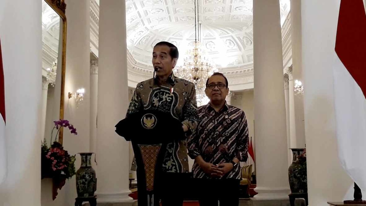 Presiden Jokowi didampingi Mensesneg Pratikno memberikan pernyataan soal Penanganan Kerusuhan di Papua