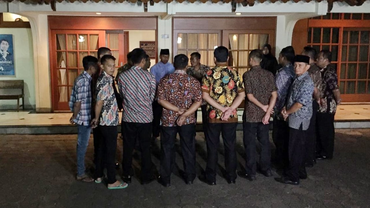 Suasana persiapan kedatangan jenazah BJ habibie di rumah duka di Patra Kuningan, Jakarta Selatan