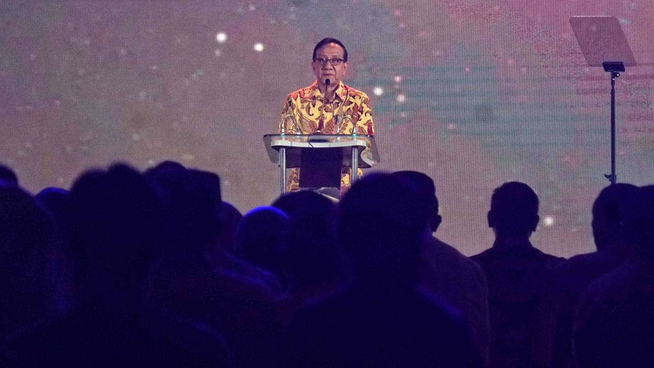Akbar Tanjung di Acara Malam Penghargaan Caleg Golkar di Ritz Carlton Mega Kuningan, Mingg