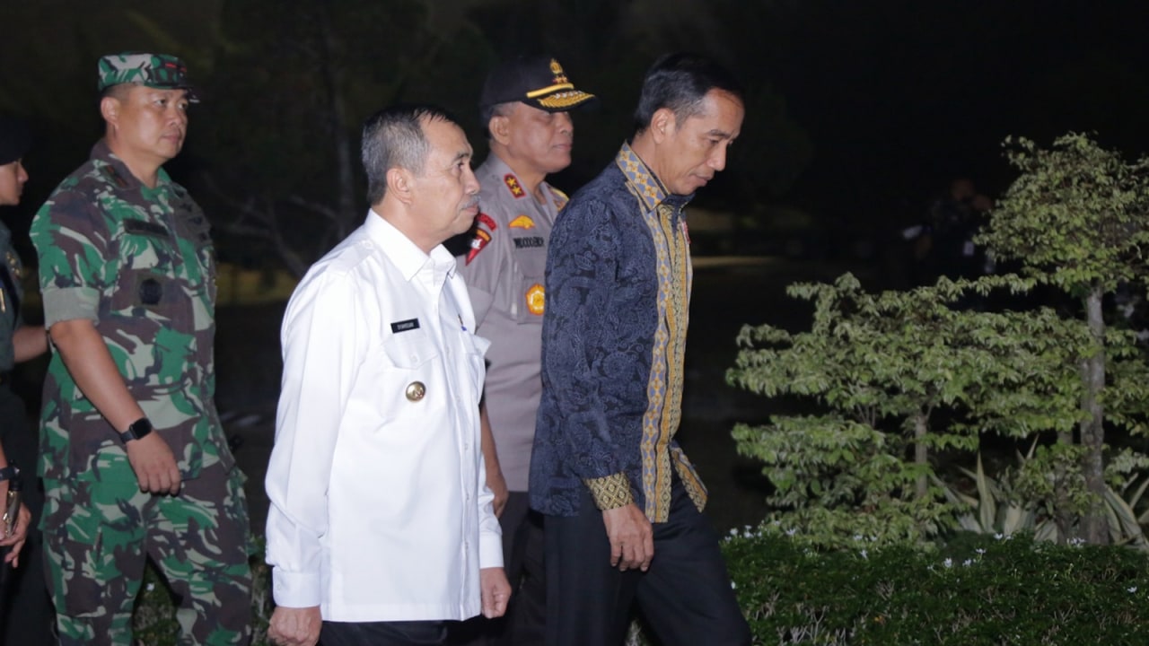 Jokowi ke Riau Bahas Asap Karhutla.jpg