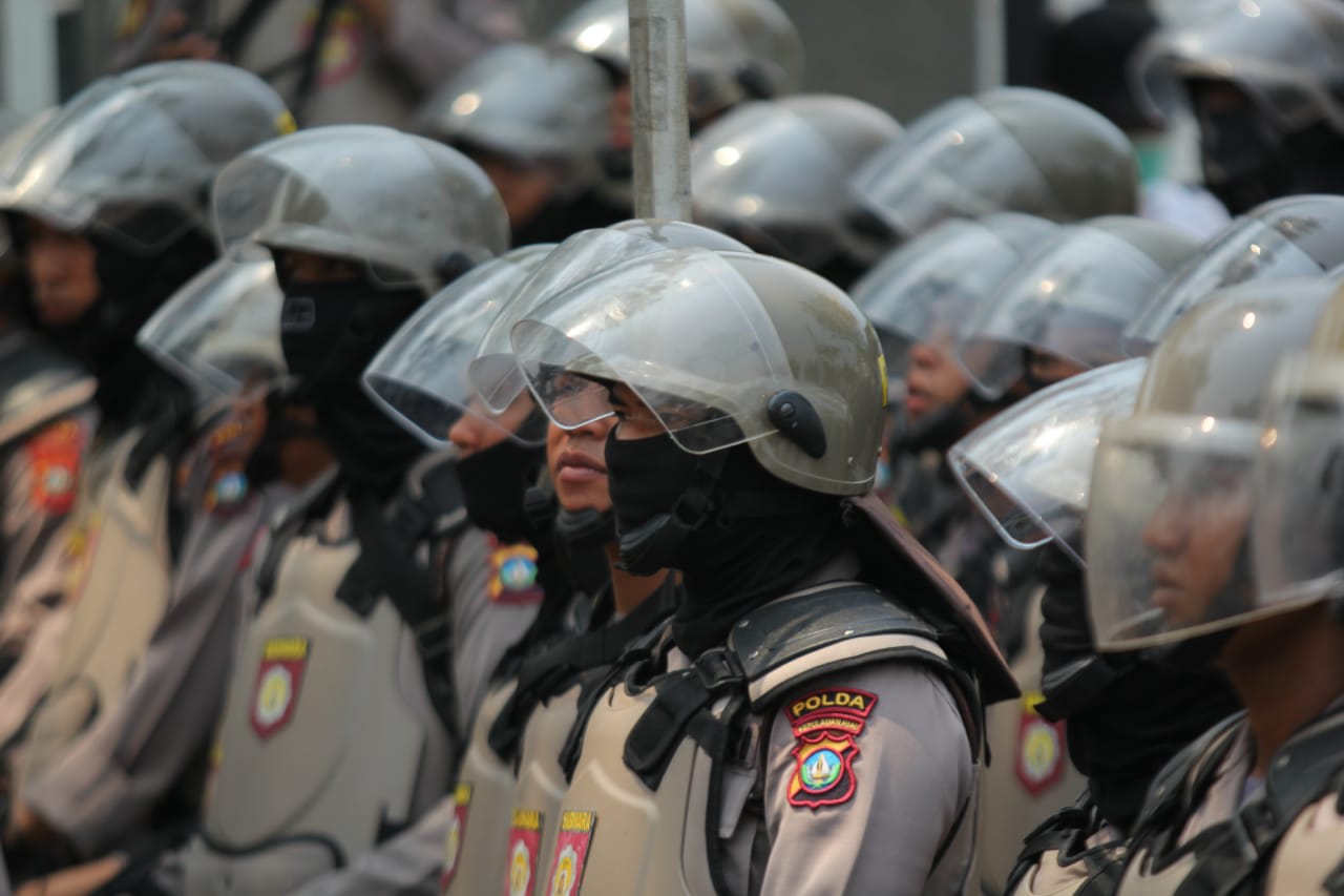 Aksi di DPR, Mahasiswa dari berbagai kampus berdemonstrasi berdemonstrasi di kawasan Gedung DPR/MPR