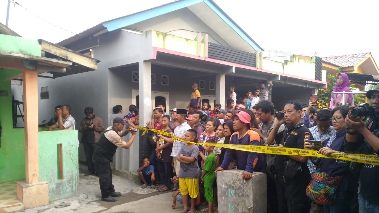 Polisi geledah rumah pengebom bunuh diri Polrestabes Medan