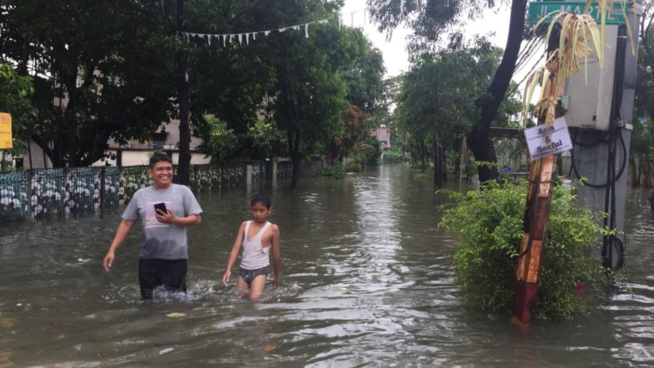 Banjir, kompleks PLN