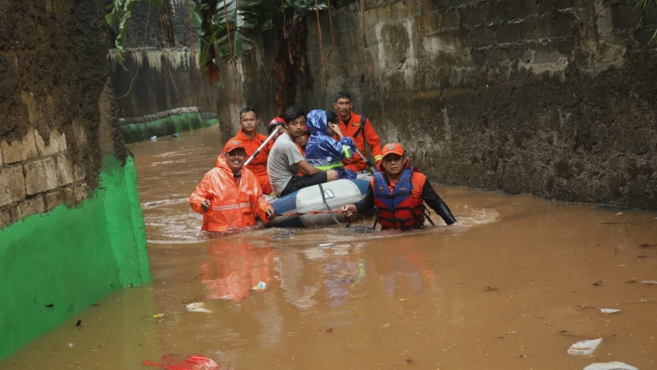 Banjir, Evakuasi warga, Kemang