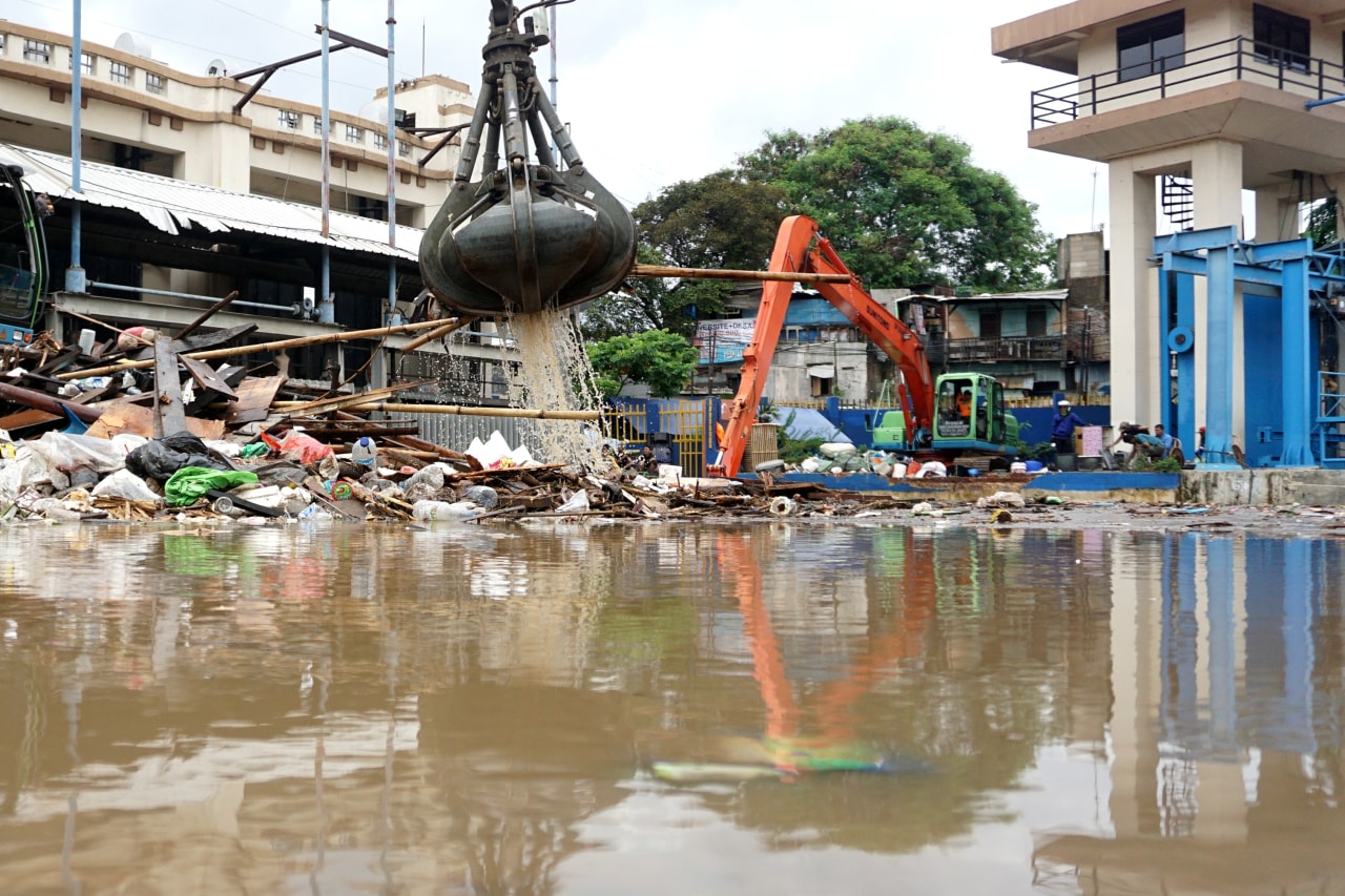 Banjir di Pintu Air Manggarai