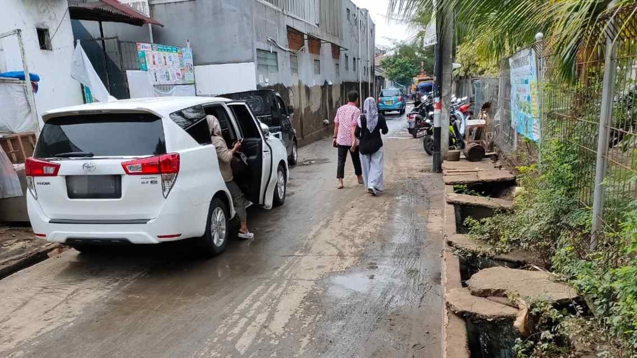 Banjir Di Perumahan Pulo Indah Mulai Surut, Proses Evakuasi Berlanjut ...