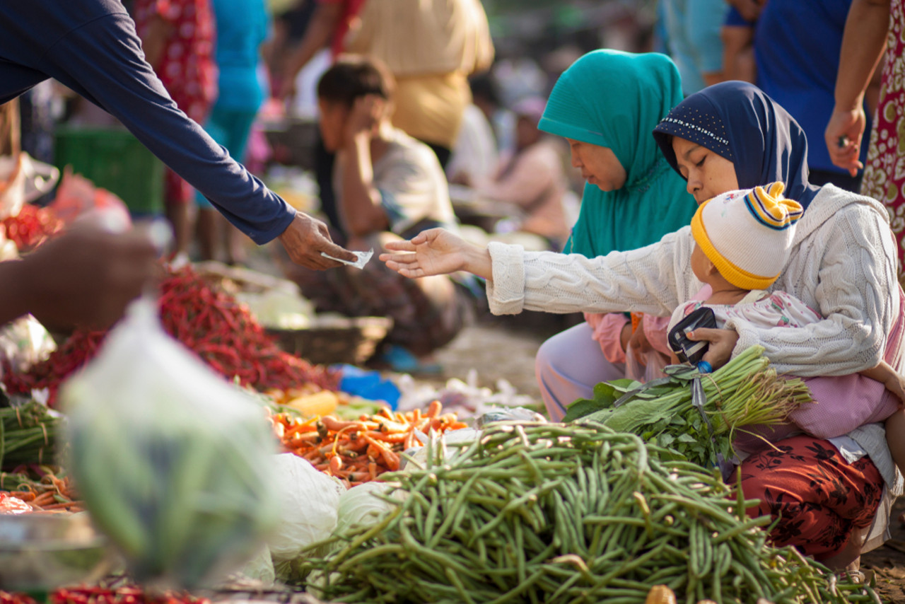 Belanja di pasar