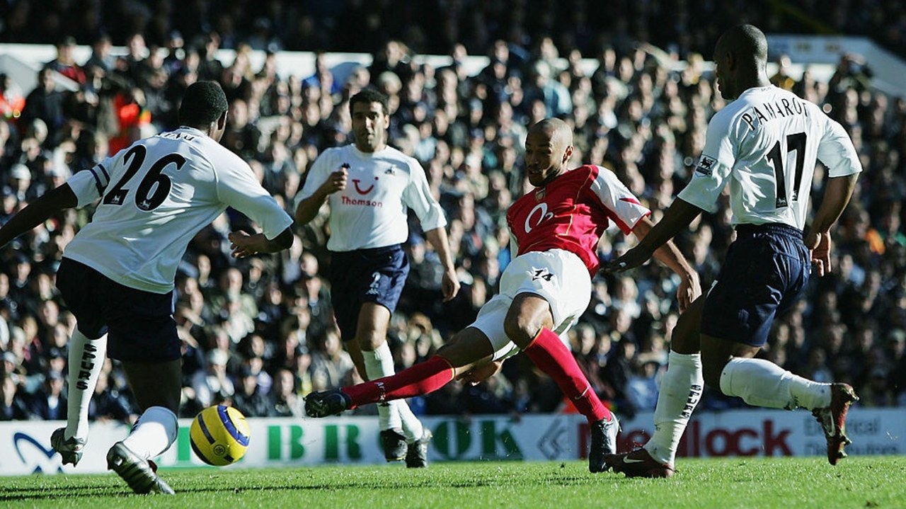 Cover - Tottenham Htspur vs Arsenal 13 November 2004.