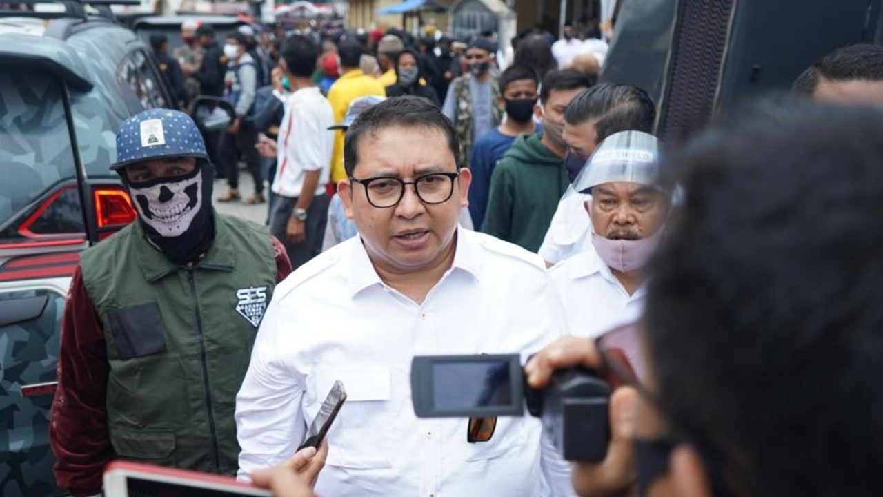 Fadli Zon dkk antar paslon Erman Safar-Marfendi