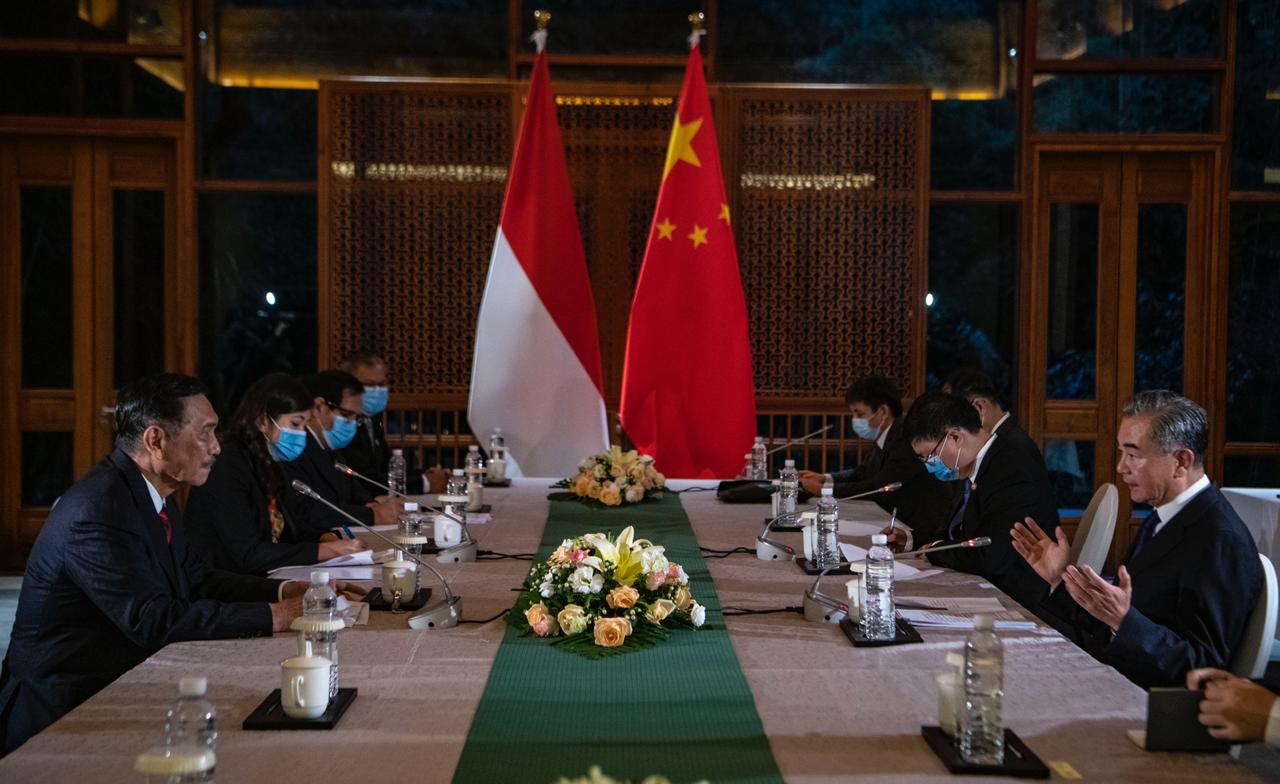 Pertemuan Bilateral Menkomarves dengan Menlu RRT
