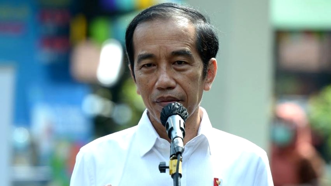 Kumplus - Opini Andi Widjajanto- Jokowi vaksinasi COVID-19