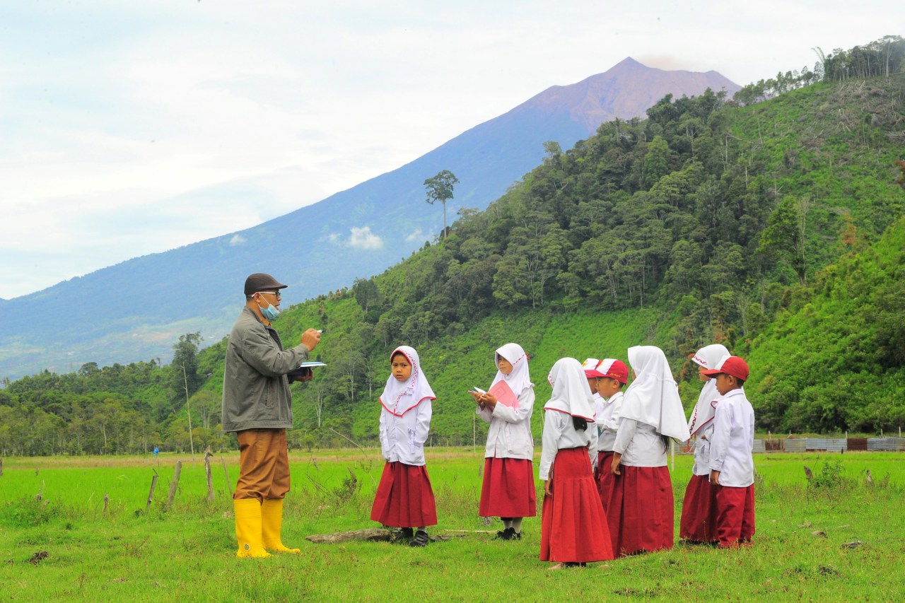 kumplus- Opini Arif Satria