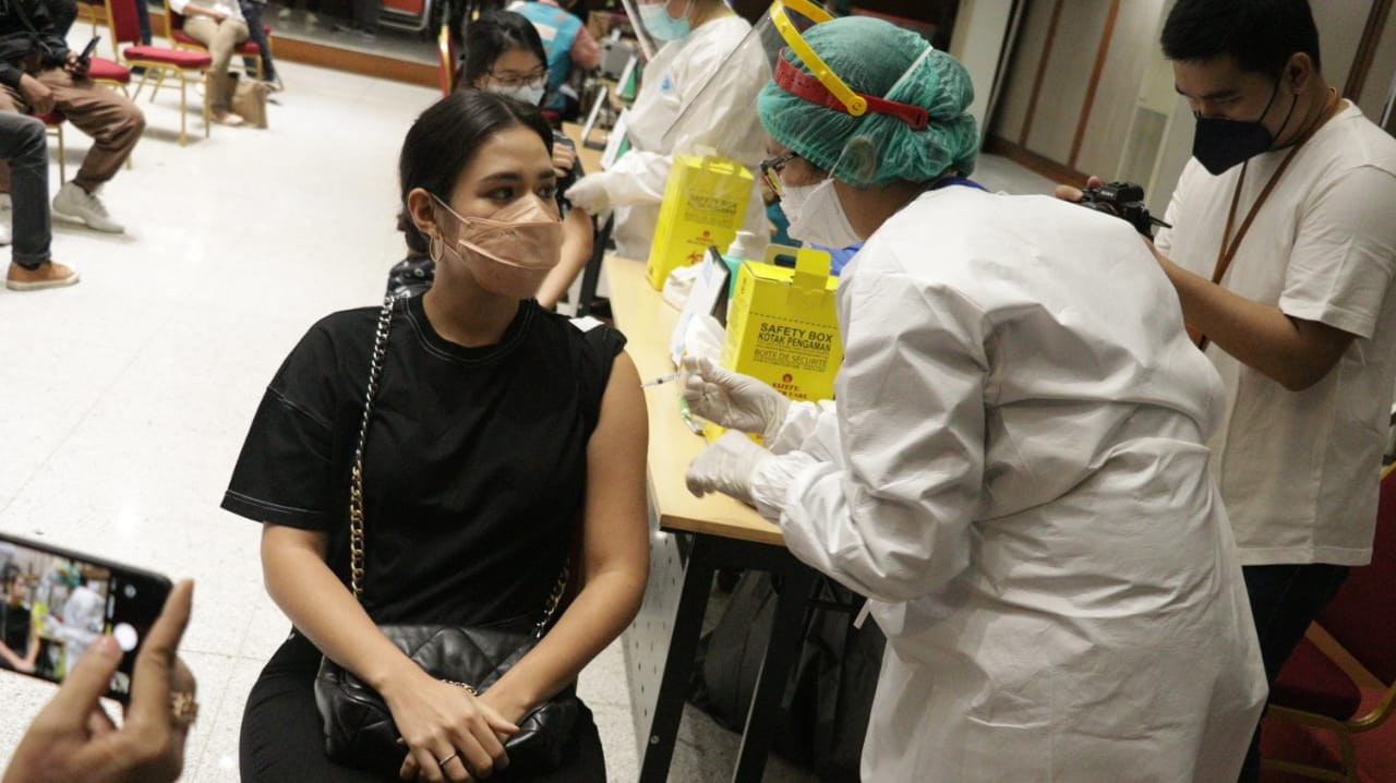 Vaksinasi Pekerja Seni Jakarta