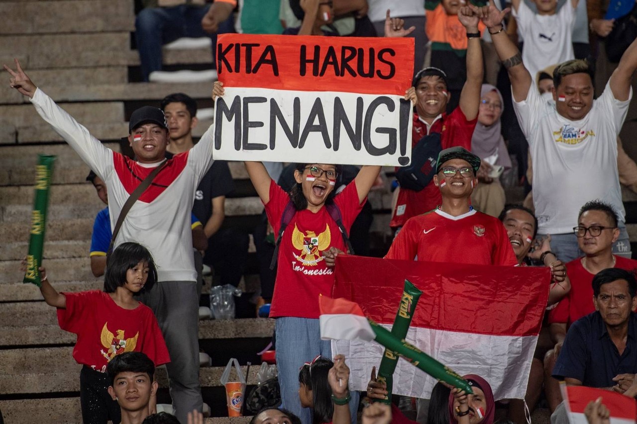 Seporter wanita - Sepak Bola Timnas U-22