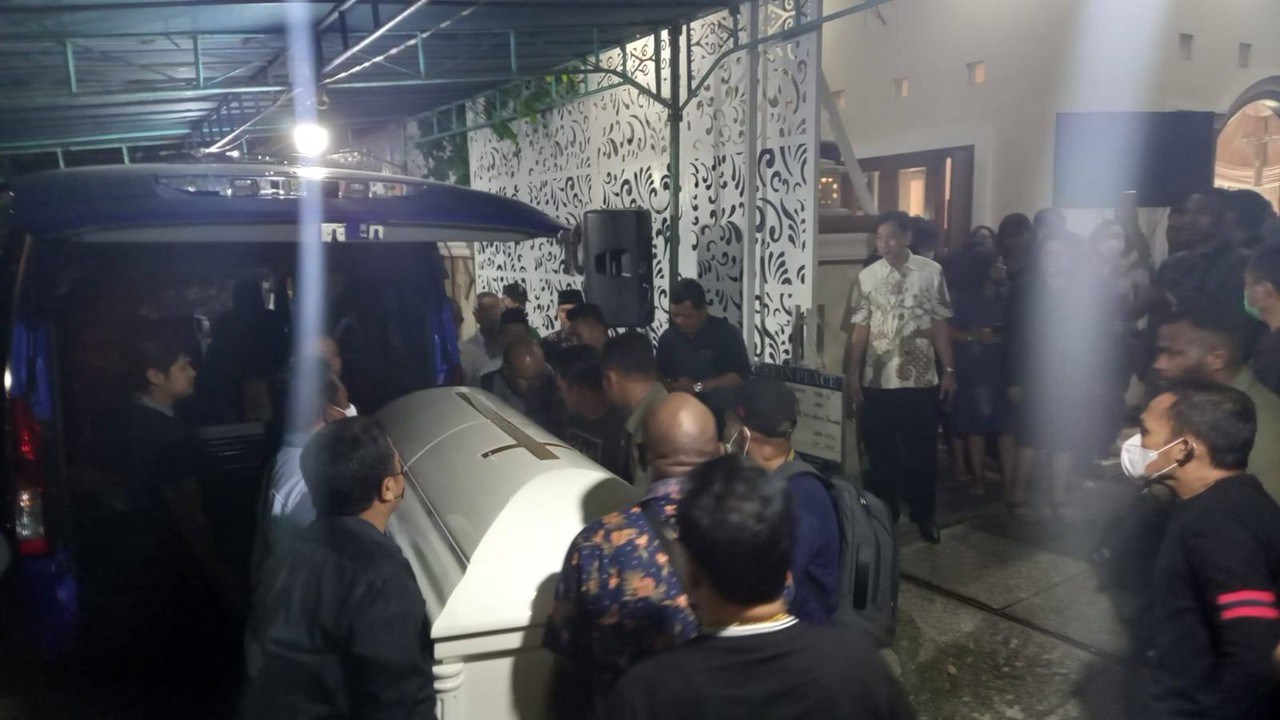 Jenazah ABK tiba di rumah duka