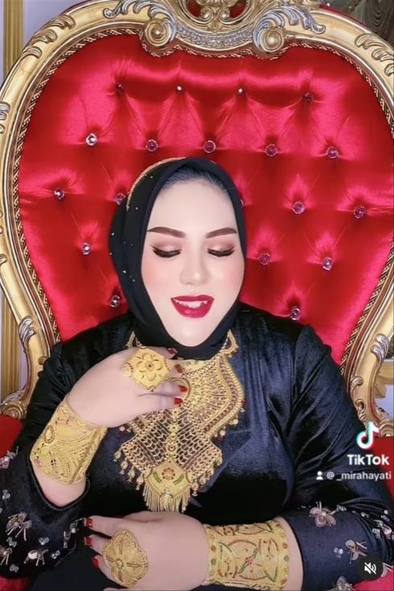 Mira Hayati
