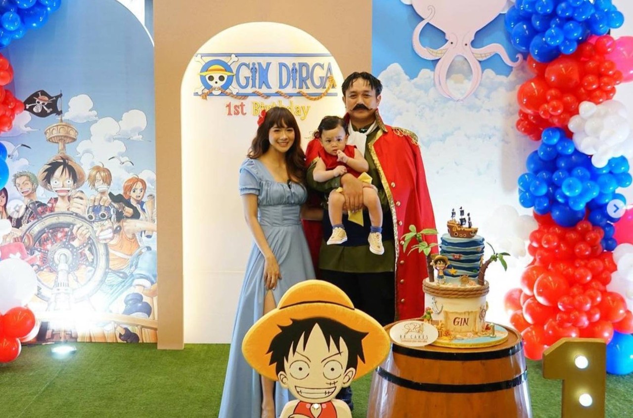 Gilang Dirga pakai kostum One Piece