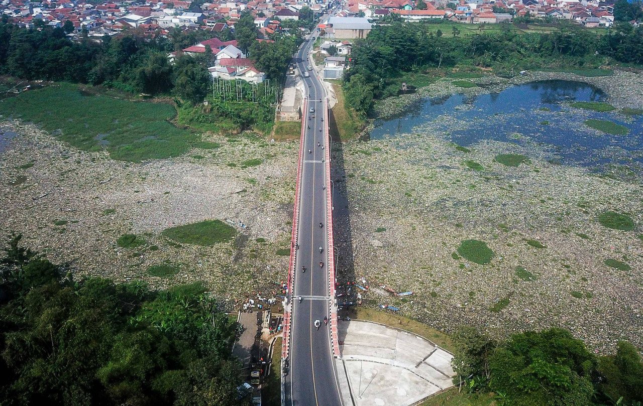 Sampah di Sungai CItarum