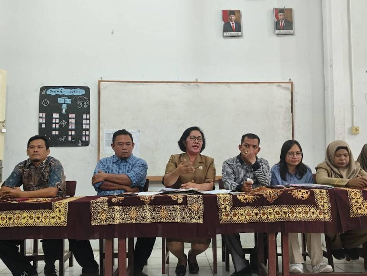 SMA N 8 Medan memberikan keterangan 