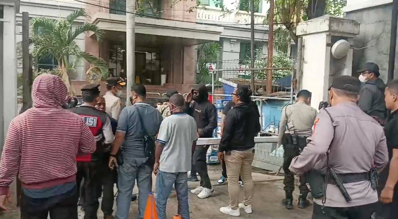 pembubaran diskusi tokoh di Hotel Grand Kemang 