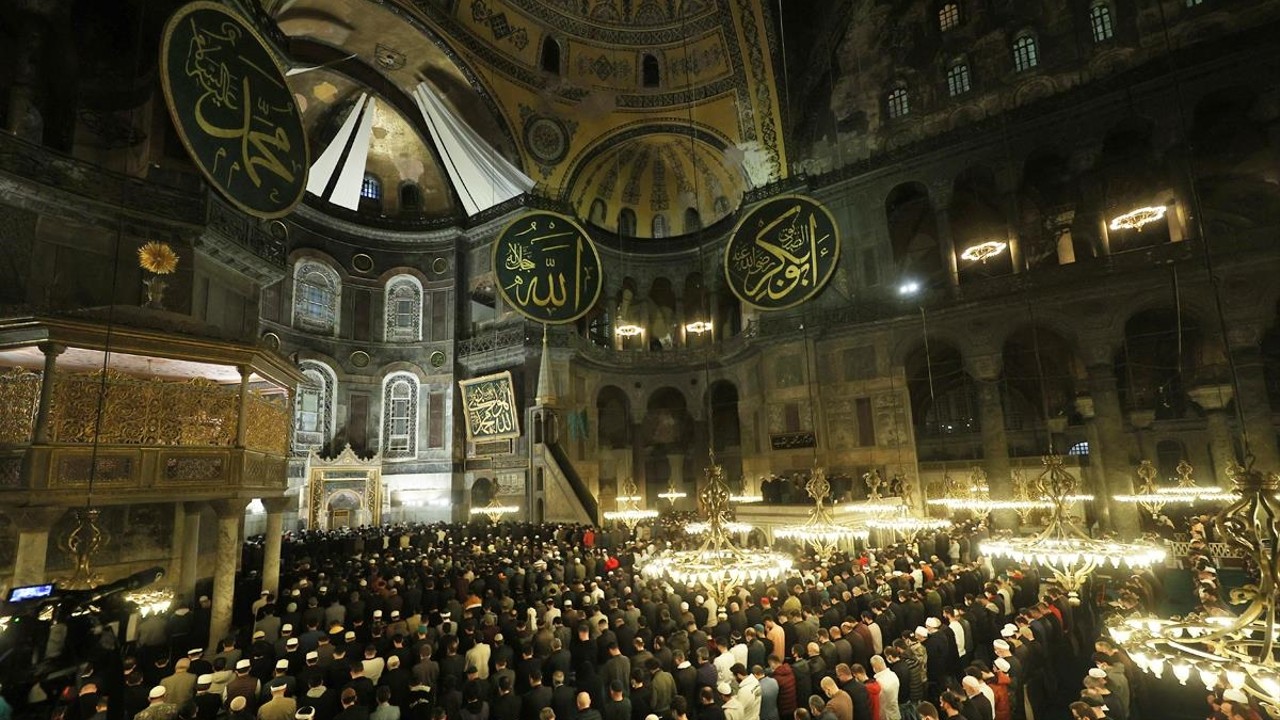 Salat Tarawih diadakan di Hagia Sophia, Turki