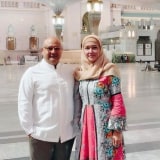 5 Potret Maia Estianty Umrah Bersama Suami Irwan Mussry Kumparan Com