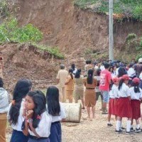 bengkel mobil 24 jam bandung jawa barat Pemotor Tabrak Mobil di Bandung Barat 3 Orang Tewas 