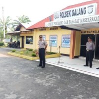 tulisan kaos lucu unik Aldi Disiksa dan Diborgol di Pohon Gara gara Utang ke tulisan kaos lucu unik Aldi Disiksa dan Diborgol di Pohon Gara gara Utang ke