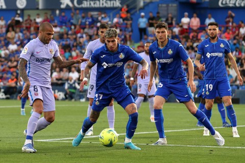 Pertandingan Getafe melawan FC Barcelona pada pertantingan lanjutan Liga Spanyol di Coliseum Alfonso Perez, Getafe, Spanyol. Foto: Isabel Infantes/REUTERS