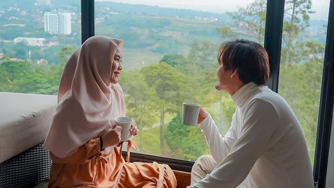 Anisa Rahma dan suaminya, Anandito. Foto: Instagram/@anisarahma_12