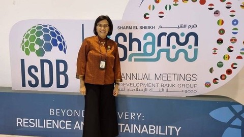 Menteri Keuangan Sri Mulyani hadiri Pertemuan Tahunan (Annual Meeting) Islamic Development Bank (IsDB) 2022 di Mesir.  Foto: Instagram/@smindrawati