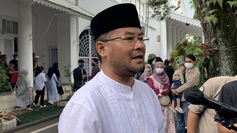 Wakil Bupati Sumedang Erwan Setiawan menghadiri takziah di Gedung Pakuan, Kota Bandung pada Sabtu (4/6). Foto: kumparan