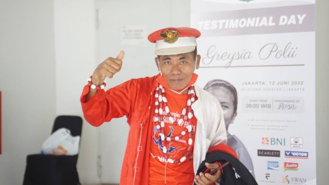 Pak Yanto, suporter bulu tangkis legendaris Indonesia di Istora Gelora Bung Karno, Senayan, Jakarta, Sabtu (11/6). Foto: Jodi Hermawan/kumparan