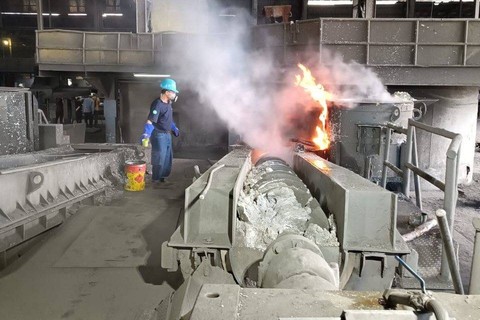 Suasana Unit Metalurgi Muntok, smelter pengolahan timah PT Timah Tbk.   Foto: Muhammad Darisman/kumparan