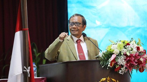 Menko Polhukam Mahfud MD Hadiri Apel Komandan Satuan (Dansat) TNI AD, di Akademi Militer, Magelang. Foto: Humas Kemenko Polhukam
