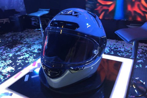 Helm RSV FFC21 Carbon Composite dan Fiber Composite. Foto: Muhammad Ikbal/kumparan