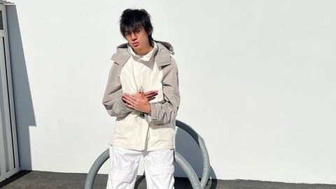 Warren Hue Buka Head In The Clouds Hari Kedua (1)