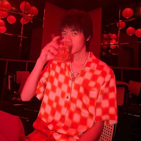 Warren Hue Buka Head In The Clouds Hari Kedua