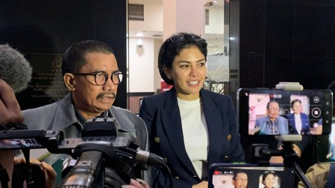 Artis Nikita Mirzani di Gedung TNCC Mabes Polri, Jakarta Selatan, Senin (27/6/2022). Foto: Nugroho GN/kumparan