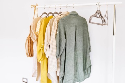 Ilustrasi Baju Lebaran 2025 Non Hijab dari Brand Lokal. Foto: Caterina Trimarchi/Shutterstock