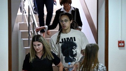Atlet Basket Wanita asal AS Brittney Griner Dibebaskan dari Penjara Rusia 