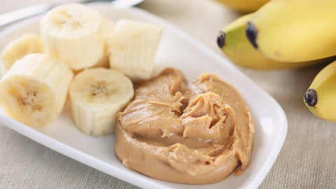 Ilustrasi pisang dan selai kacang. Foto: StepanPopov/Shutterstock