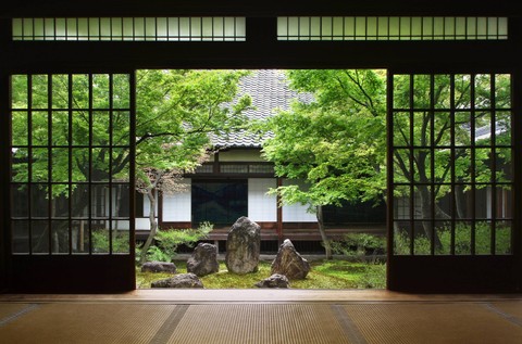 Ilustrasi kuil di Jepang. Foto: Sergii Rudiuk/Shutterstock