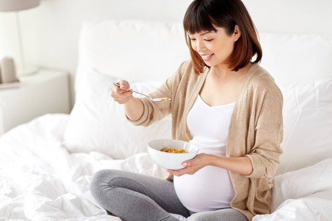 Ibu Hamil Harus Makan Dua Porsi, Mitos atau Fakta? Foto: Ground Picture/Shutterstock