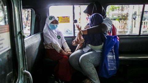 Ilustrasi angkot. Foto: Rivan Awal Lingga/Antara Foto