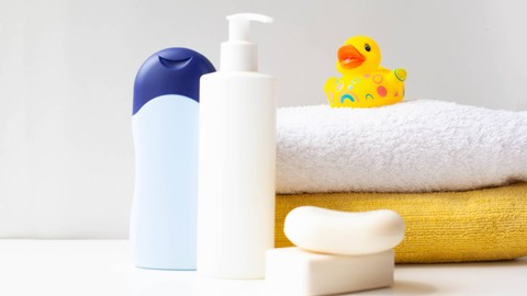Ilustrasi alat mandi anak. Foto: Margarita Kheruimova/Shutterstock
