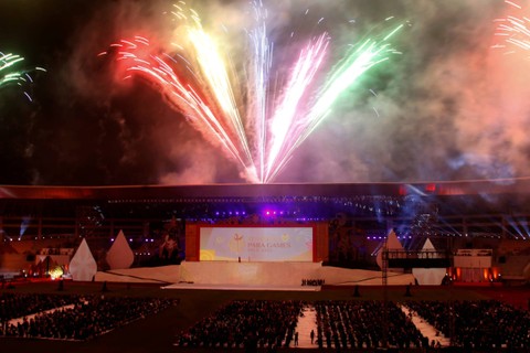Foto: Semarak Pembukaan ASEAN Para Games 2022 di Stadion Manahan Solo