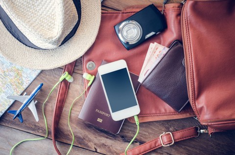 Ilustrasi smartphone buat traveling. Foto: photobyphotoboy/Shutterstock
